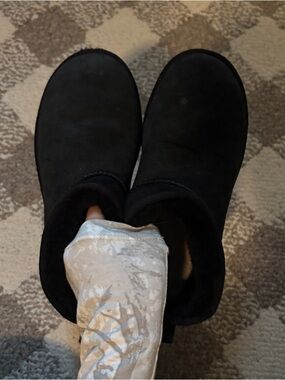 Mini UGG Black Cozy Slip-On Boots